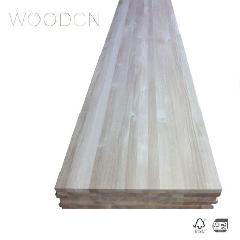 Deska nábytku z bukového dřeva